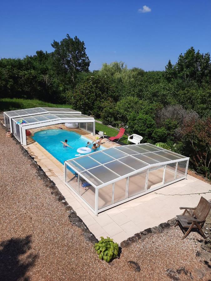Gite La Pironniere - Piscine, Nature, Au Bord De La Riviere Montreuil-sur-Maine Exterior photo